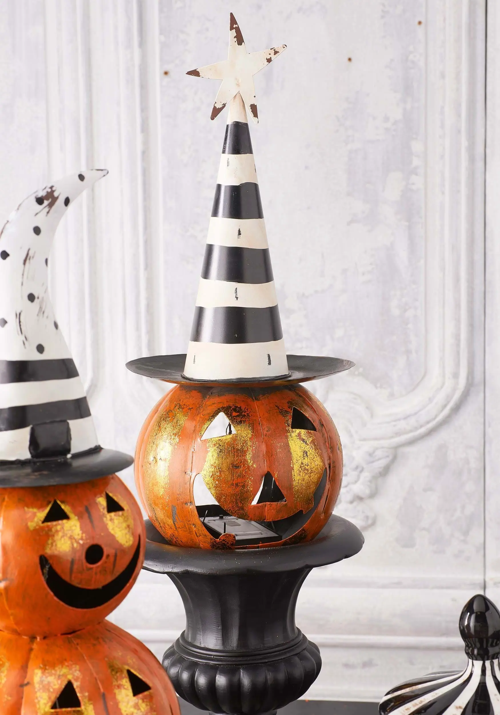 18 Inch LED Jack O Lantern With Black And White Hat 2 18 Inch LED Jack O Lantern With Black And White Hat - Image 2